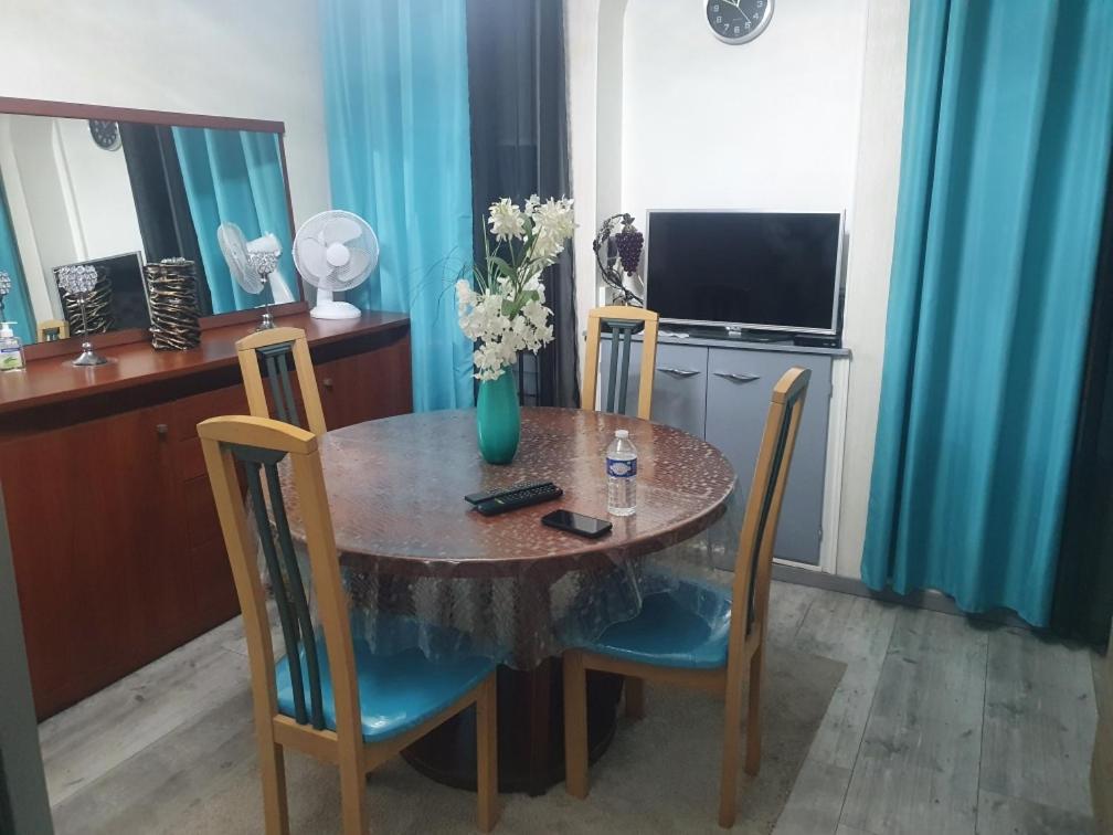 Bel Petit Appartement Шарлевиль-Мезьер Экстерьер фото