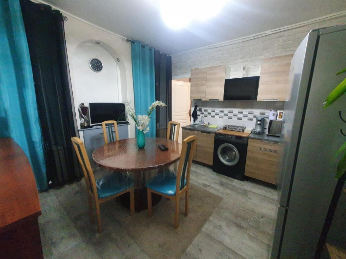 Bel Petit Appartement Шарлевиль-Мезьер Экстерьер фото